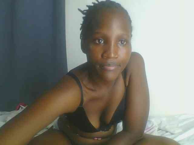 Smilingbeibylove webcam