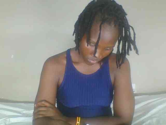 Smilingbeibylove webcam