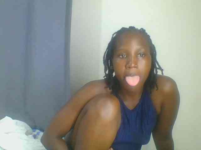 Smilingbeibylove webcam