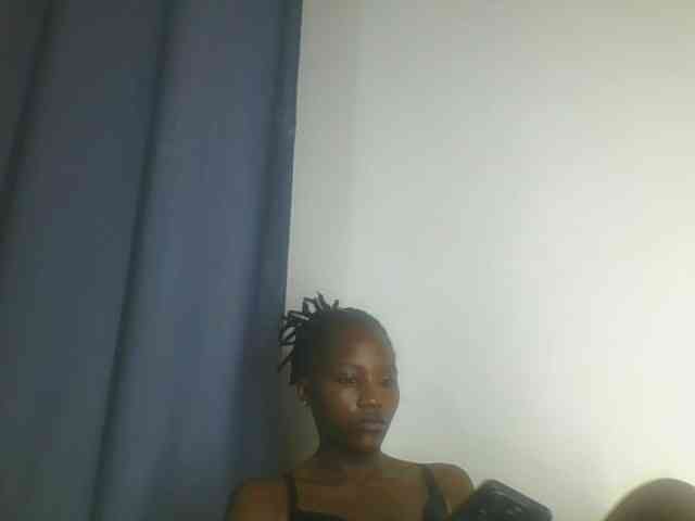 Smilingbeibylove webcam
