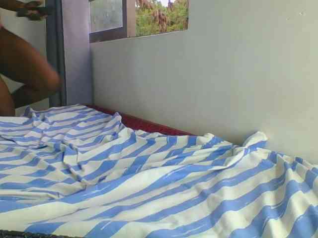 Smilingbeibylove webcam