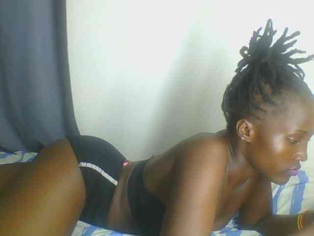 Smilingbeibylove webcam