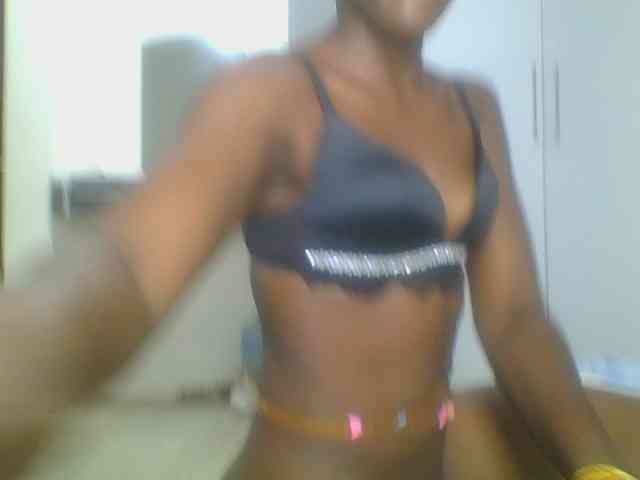 Smilingbeibylove webcam