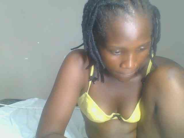 Smilingbeibylove webcam