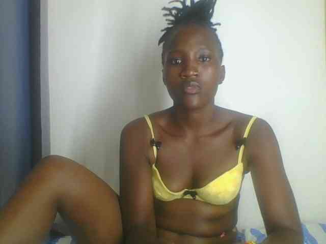 Smilingbeibylove webcam