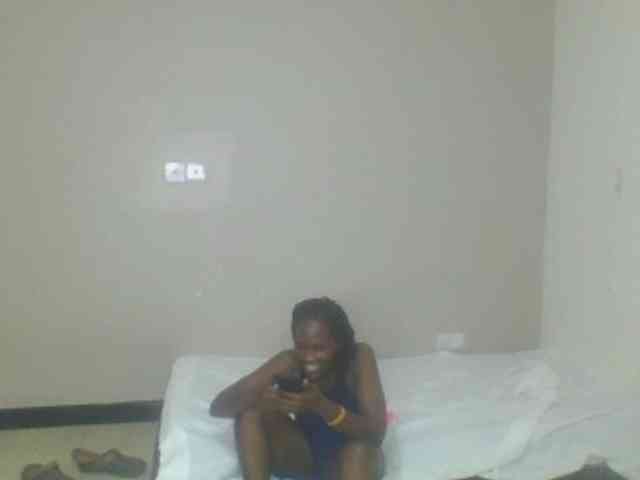 Smilingbeibylove webcam