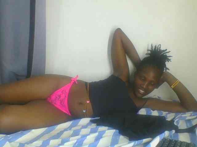 Smilingbeibylove webcam