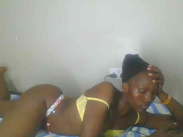 Smilingbeibylove webcam
