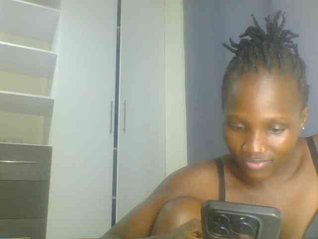 Smilingbeibylove webcam