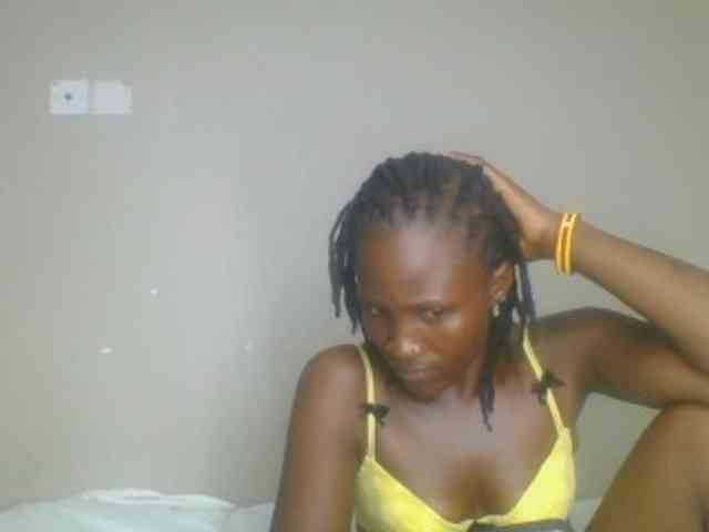 Smilingbeibylove webcam