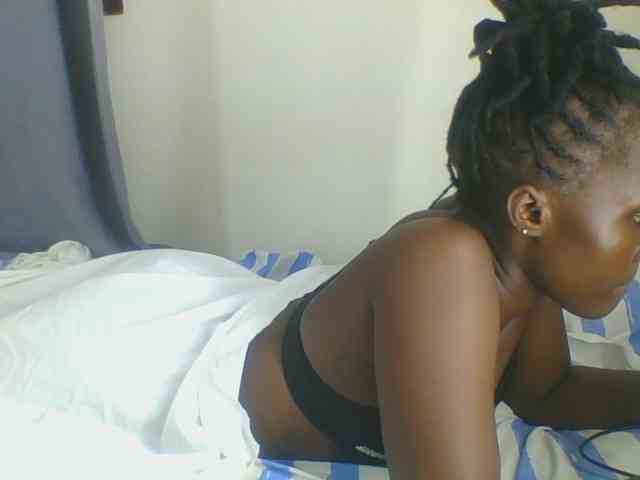 Smilingbeibylove webcam