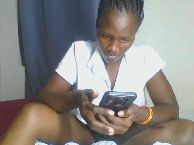 Smilingbeibylove webcam