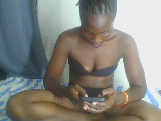 Smilingbeibylove webcam
