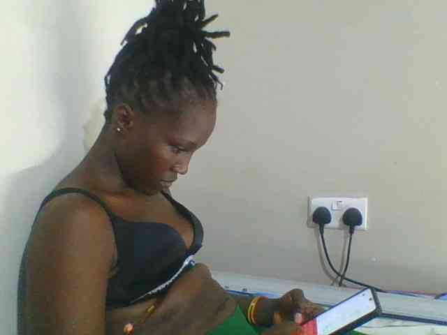 Smilingbeibylove webcam