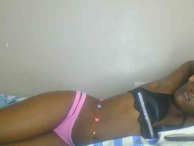 Smilingbeibylove webcam