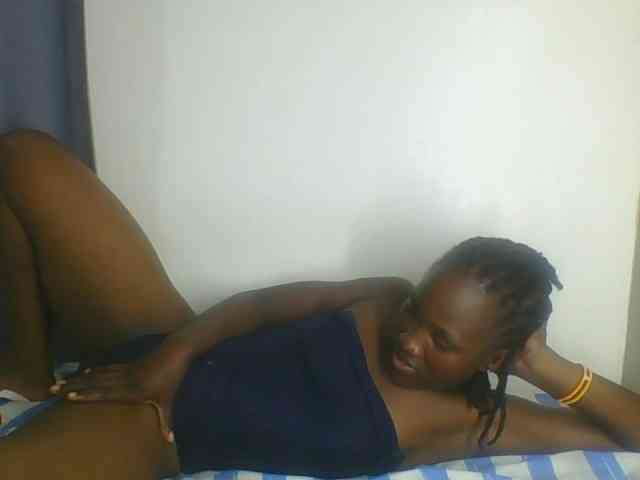 Smilingbeibylove webcam