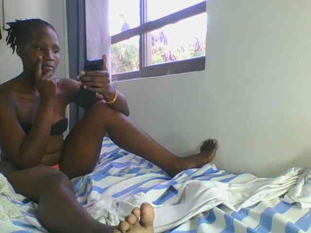 Smilingbeibylove webcam