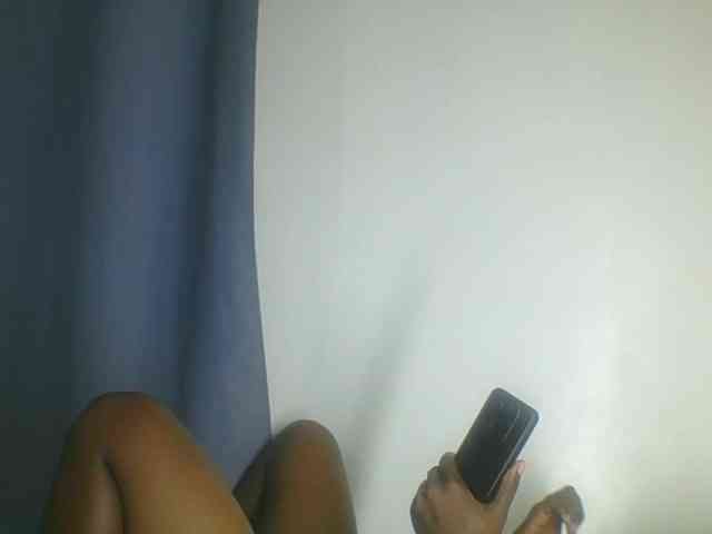 Smilingbeibylove webcam
