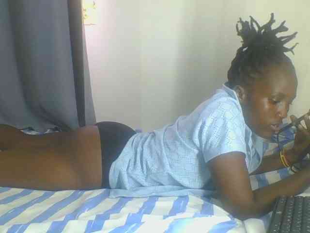 Smilingbeibylove webcam