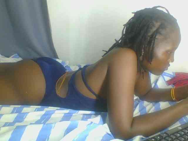 Smilingbeibylove webcam