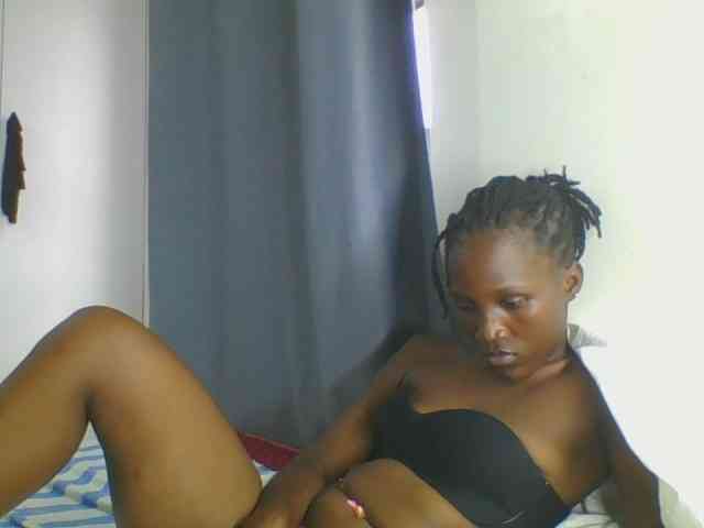 Smilingbeibylove webcam