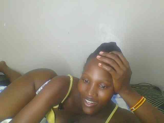 Smilingbeibylove webcam