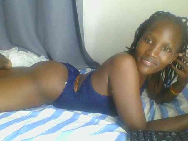 Smilingbeibylove webcam