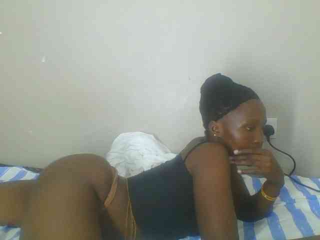 Smilingbeibylove webcam