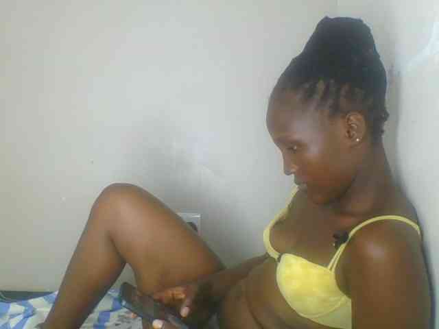 Smilingbeibylove webcam