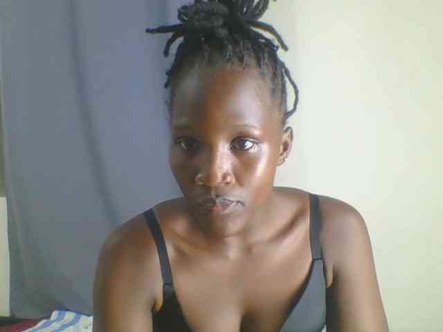 Smilingbeibylove webcam