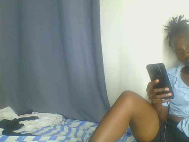 Smilingbeibylove webcam