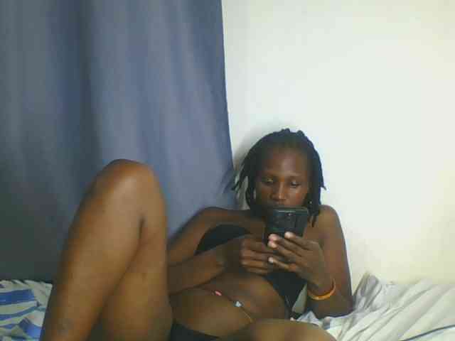 Smilingbeibylove webcam