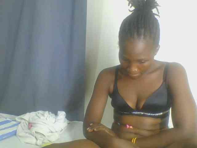 Smilingbeibylove webcam