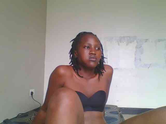 Smilingbeibylove webcam