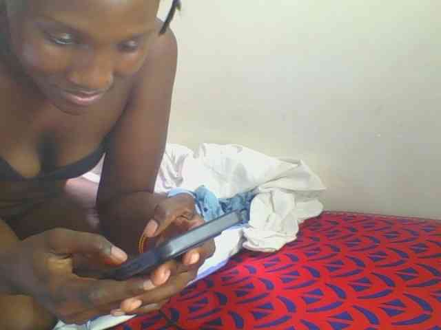 Smilingbeibylove webcam