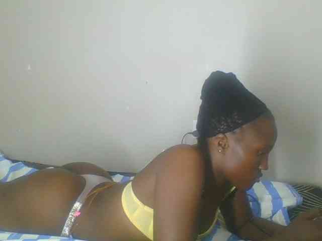 Smilingbeibylove webcam
