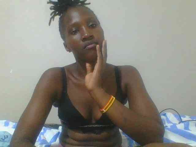 Smilingbeibylove webcam