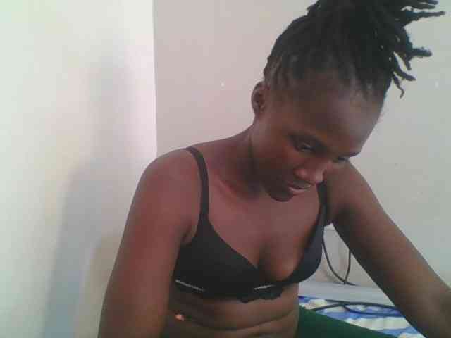 Smilingbeibylove webcam