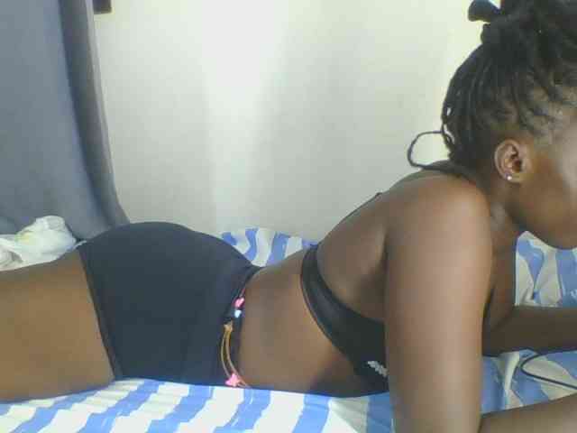 Smilingbeibylove webcam