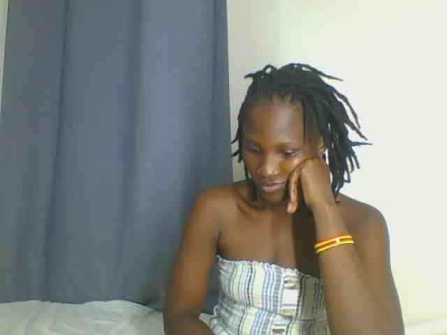 Smilingbeibylove webcam
