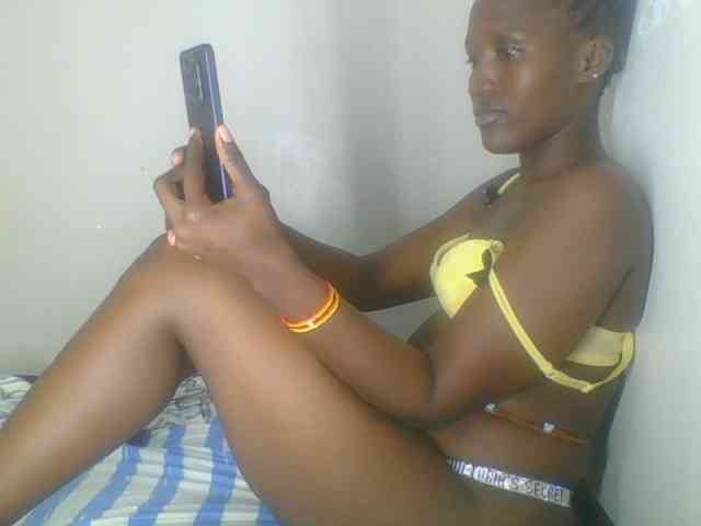 Smilingbeibylove webcam