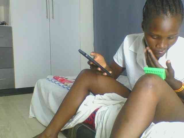 Smilingbeibylove webcam