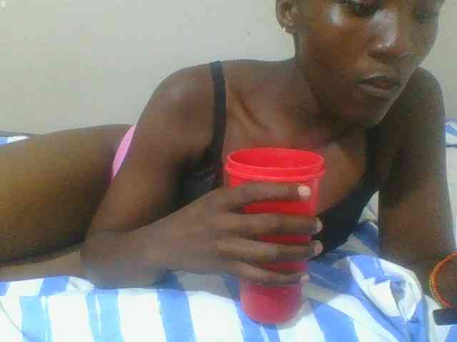 Smilingbeibylove webcam