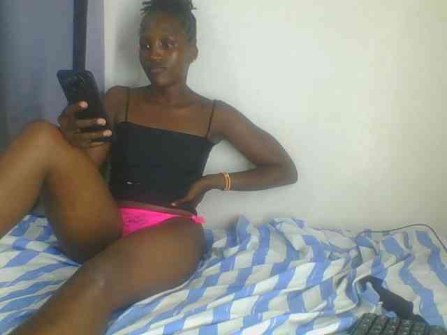 Smilingbeibylove webcam
