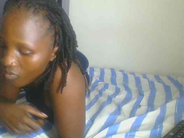Smilingbeibylove webcam