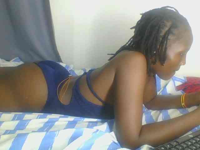 Smilingbeibylove webcam