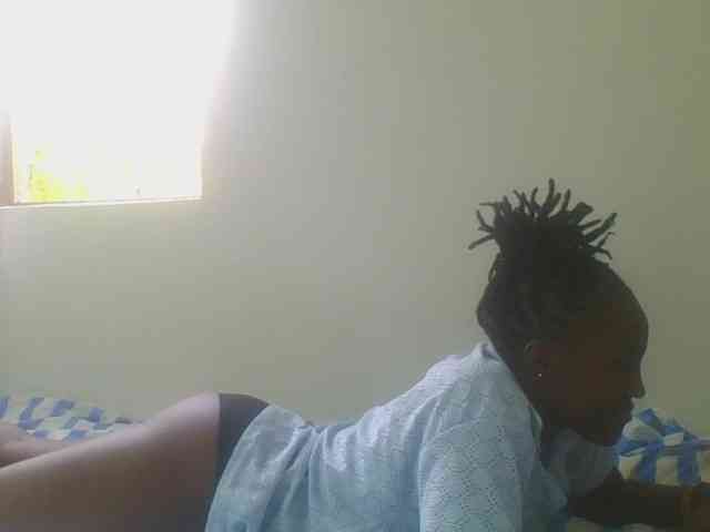 Smilingbeibylove webcam
