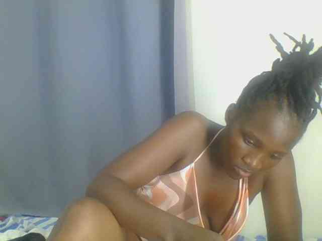 Smilingbeibylove webcam