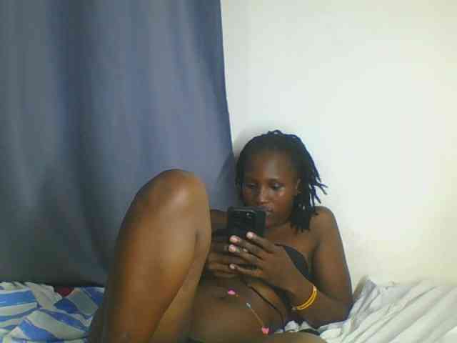 Smilingbeibylove webcam