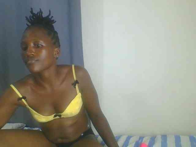 Smilingbeibylove webcam